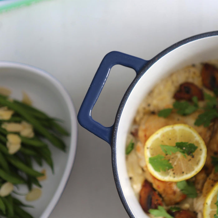 2.8L Dark Blue Round Cast Iron Casserole Dish
